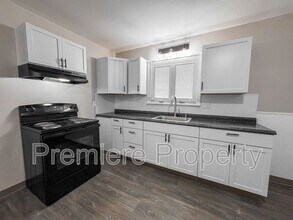 704 N Pearl St in Independence, MO - Building Photo - Building Photo