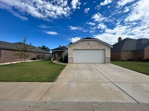 402 Cowboy Ln in Wolfforth, TX - Building Photo - Building Photo