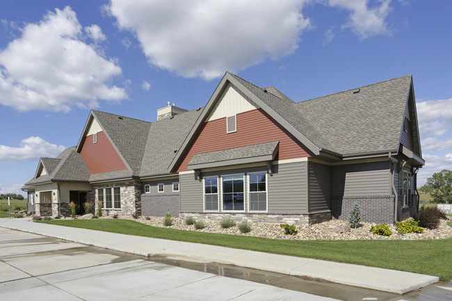 Stonefield Townhomes in Bismarck, ND - Foto de edificio - Building Photo