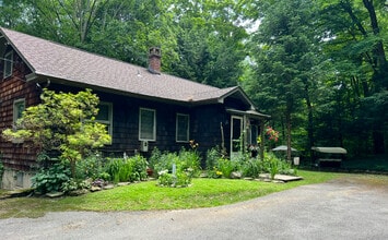 8326A Back Creek Rd in Boston, NY - Building Photo - Building Photo