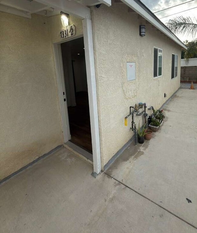 property at 7331-7332 Kraft Ave