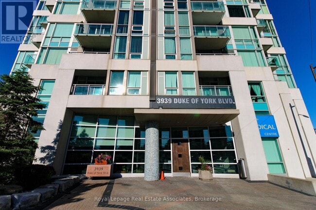 3939 Duke of York Blvd in Mississauga, ON - Building Photo - Building Photo