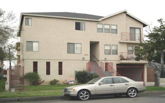 9507 Isis Ave Apartments