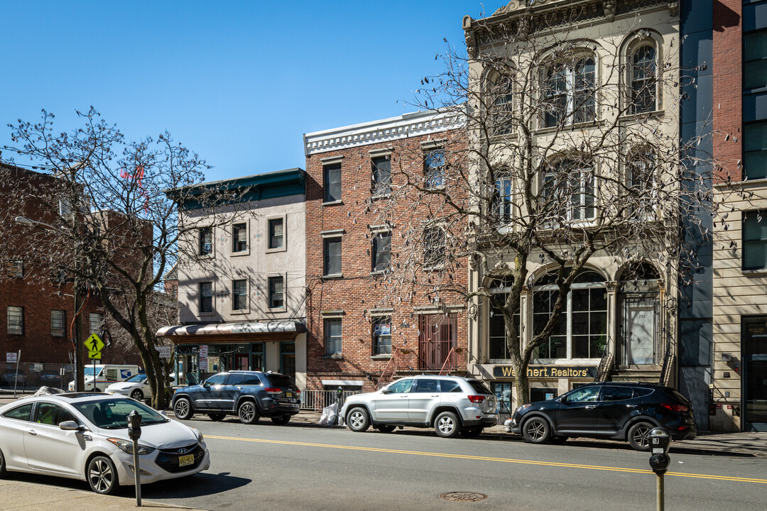 249 Washington St in Jersey City, NJ - Building Photo