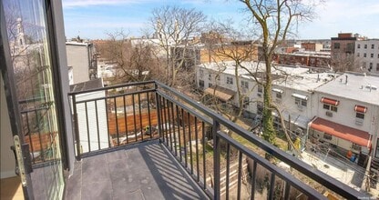 1178 Greene Ave-Unit -4R in Brooklyn, NY - Foto de edificio - Building Photo