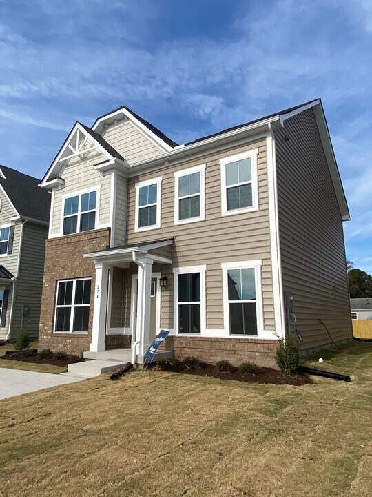 274 Goldenstar Ln in Portsmouth, VA - Building Photo