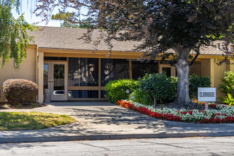 Sunset Park in Sunnyvale, CA - Building Photo - Building Photo