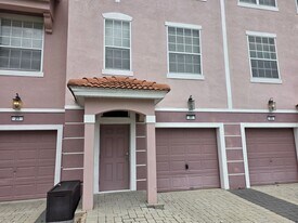 5038 Tideview Cir in Orlando, FL - Building Photo