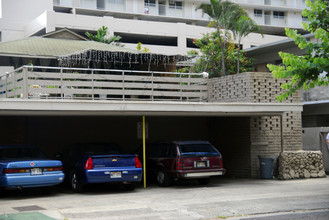 2208 Aloha Dr in Honolulu, HI - Building Photo - Building Photo