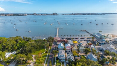 2402 52nd St S in Gulfport, FL - Building Photo - Building Photo