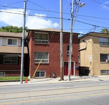166 Oakwood Ave in Toronto, ON - Building Photo