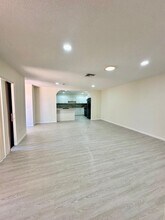 8076 Ambach Way in Hypoluxo, FL - Foto de edificio - Building Photo