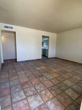 1000 Glendale Dr in Las Cruces, NM - Foto de edificio - Building Photo