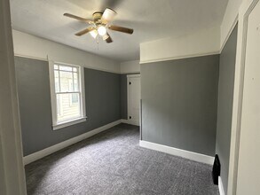 2418 N Peoria Ave in Peoria, IL - Building Photo - Building Photo