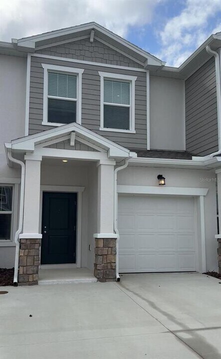 2644 Skyline Lp in Kissimmee, FL - Building Photo