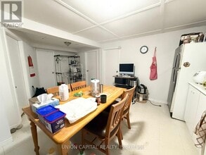 38 Deepdale Dr in Toronto, ON - Building Photo - Building Photo