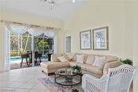 1208 Chelmsford Ct in Naples, FL - Foto de edificio - Building Photo