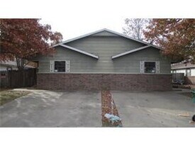 1909 Cypress Pl in Springdale, AR - Building Photo