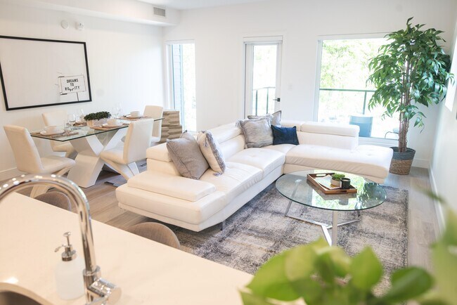 584 Gertrude Avenue in Winnipeg, MB - Building Photo - Building Photo