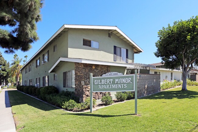 12102 Gilbert St in Garden Grove, CA - Foto de edificio - Building Photo