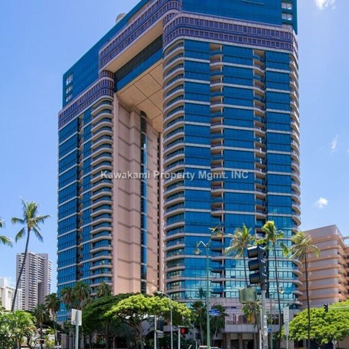 1888 Kalakaua Ave in Honolulu, HI - Building Photo