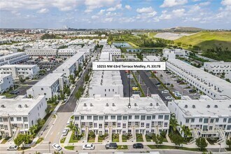 10255 NW 63rd Terrace in Doral, FL - Building Photo - Building Photo