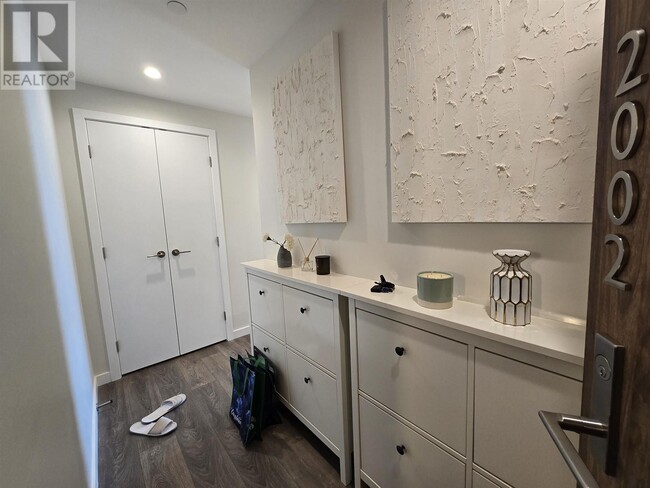 308-2308 Morrissey Rd in Port Moody, BC - Building Photo - Building Photo