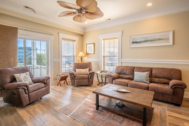 103 Charlotte Ave in Carolina Beach, NC - Building Photo - Building Photo