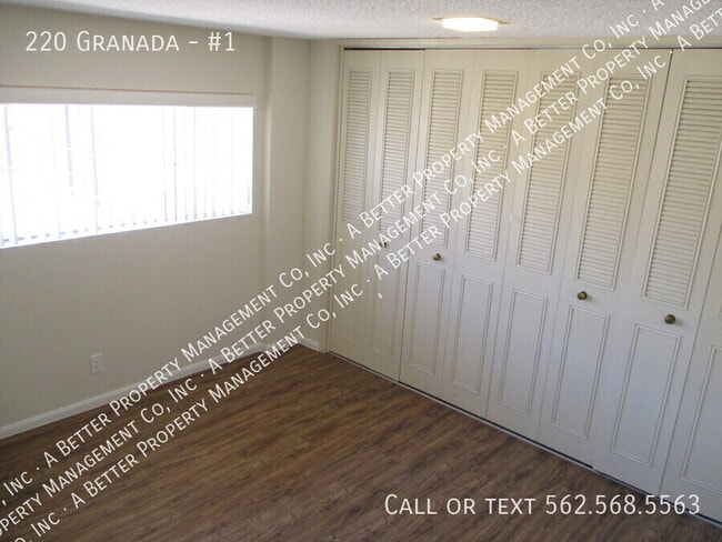 220 Granada Ave in Long Beach, CA - Building Photo - Building Photo