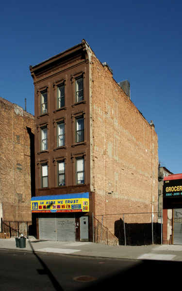 241 Marcus Garvey Blvd in Brooklyn, NY - Building Photo