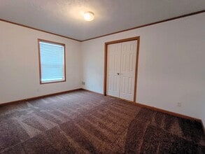 501-22 1/2 22 1/2 St NW in Stewartville, MN - Foto de edificio - Building Photo