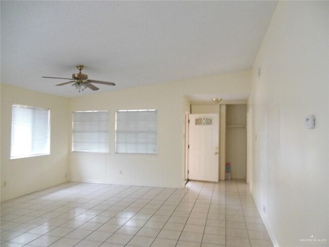 16 Mynah Ave in McAllen, TX - Building Photo - Building Photo