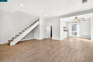 101 Villa Cir in Fairfield, CA - Building Photo