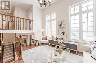 2320 Baronwood Dr in Oakville, ON - Building Photo - Building Photo