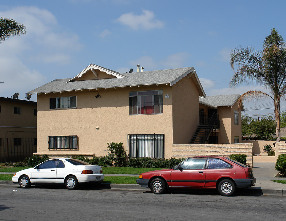 1106 Pacific Ave in Santa Ana, CA - Building Photo