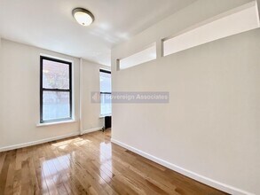 401 E 68th St in New York, NY - Building Photo - Building Photo
