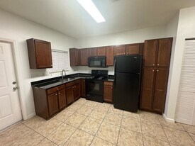 1035 NE 10th Ave in Fort Lauderdale, FL - Building Photo