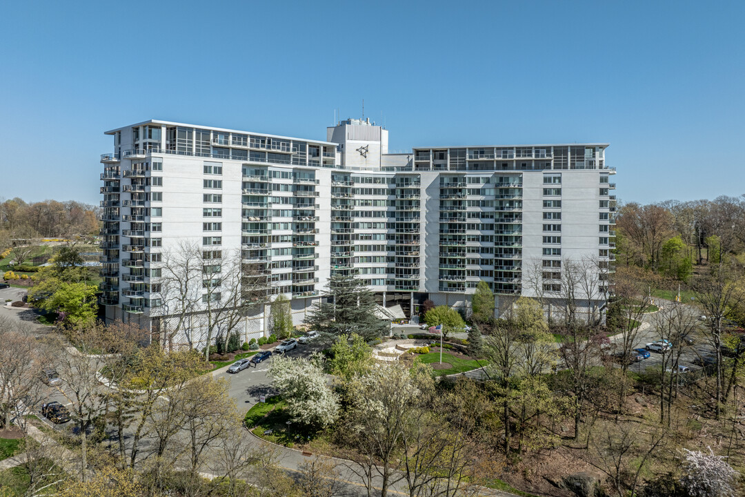 Claridge House I in Verona, NJ - Building Photo