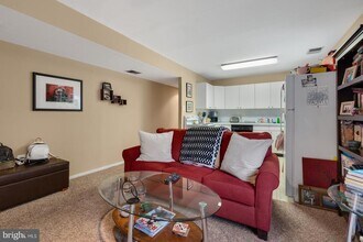 821 Catharine St in Philadelphia, PA - Building Photo - Building Photo