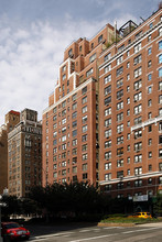 1120 Park Ave in New York, NY - Building Photo - Building Photo