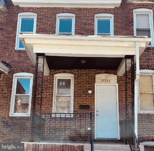 property at 2711 Lauretta Ave