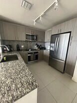 5350 NW 84th Ave, Unit 907 in Doral, FL - Building Photo