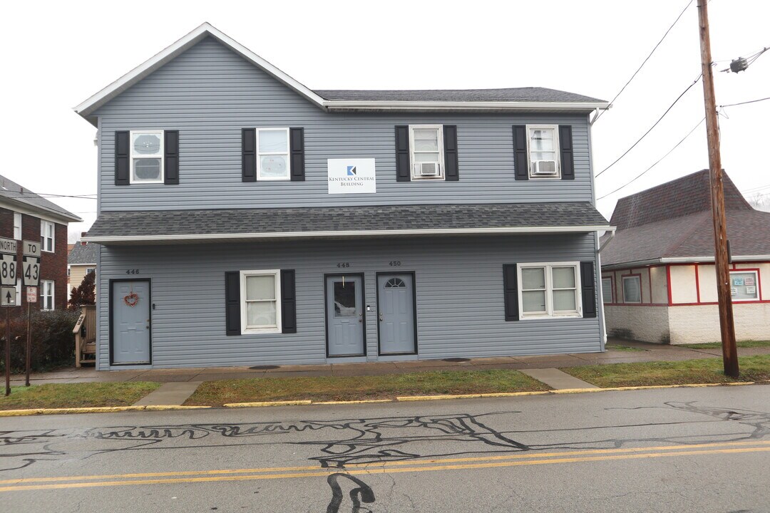 452 3rd St in California, PA - Building Photo