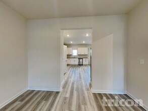 244 Oliver Dr in Locust Grove, GA - Foto de edificio - Building Photo