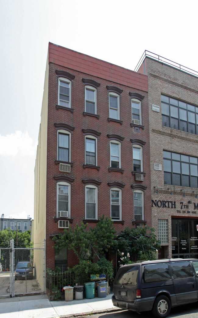 109 N 7th St in Brooklyn, NY - Building Photo - Building Photo