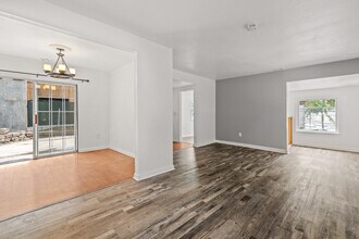 1628 N Beverly Glen Blvd in Los Angeles, CA - Foto de edificio - Building Photo