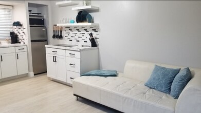 174 Street Ave in Hialeah, FL - Building Photo - Building Photo