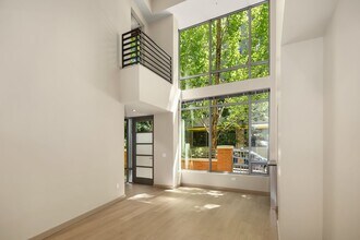 910 Lenora St in Seattle, WA - Building Photo - Building Photo