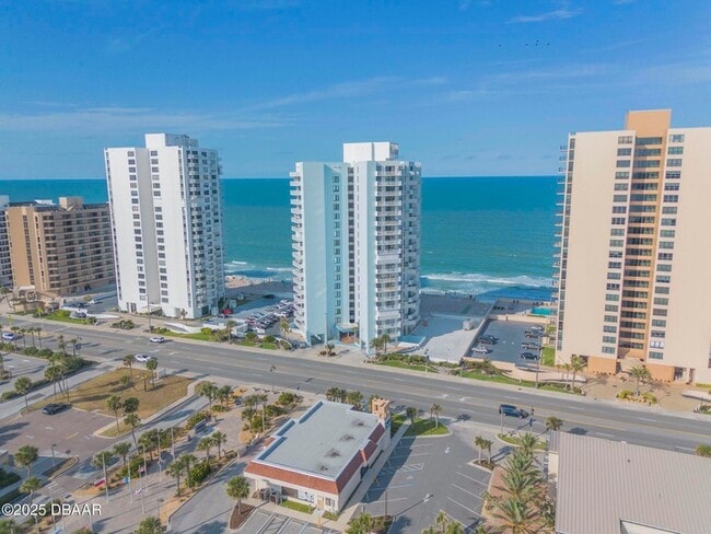 3047 S Atlantic Ave, Unit 1806 in Daytona Beach Shores, FL - Foto de edificio - Building Photo
