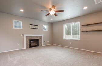 1403 N Rogue River St in Spokane, WA - Building Photo - Building Photo